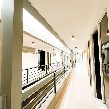 New Surya Hotel Banyuwangi  Buitenkant foto