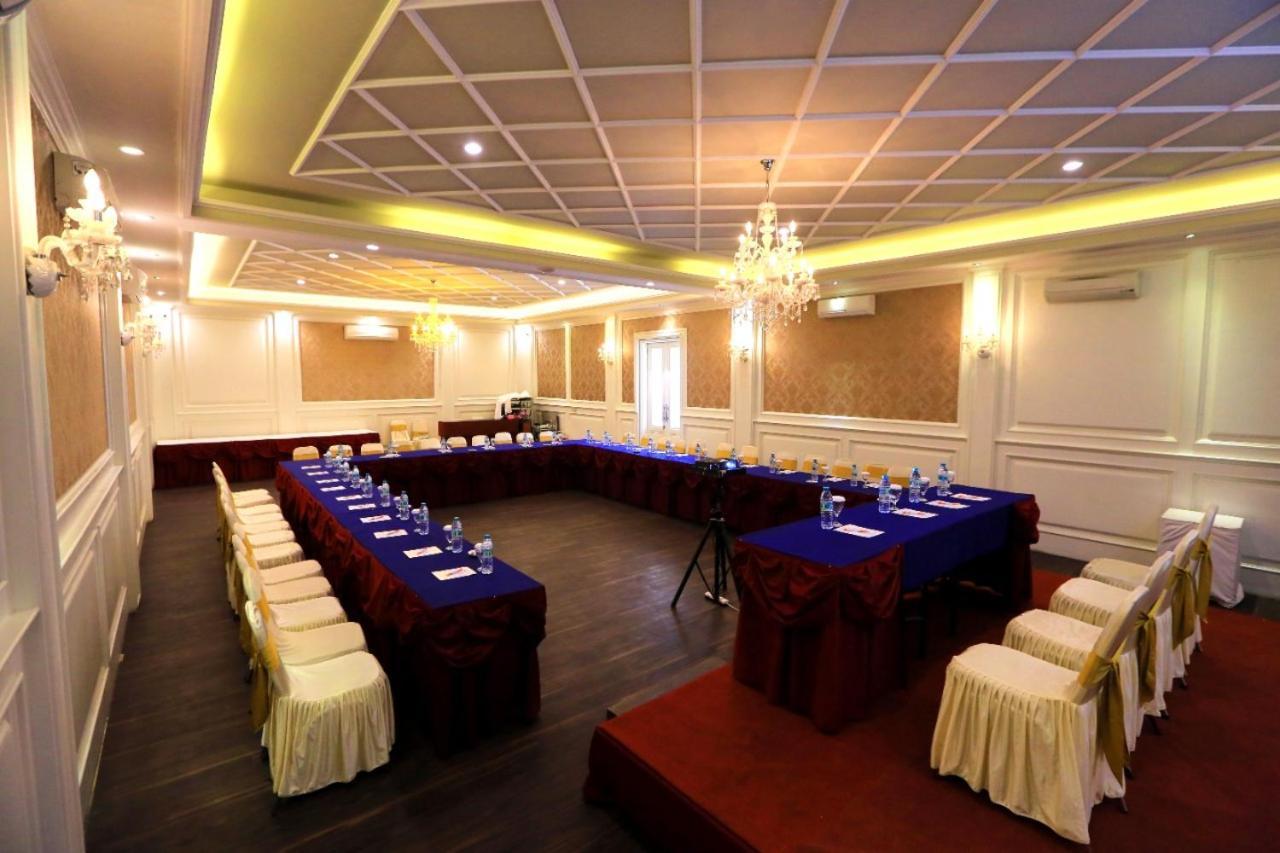 New Surya Hotel Banyuwangi  Buitenkant foto