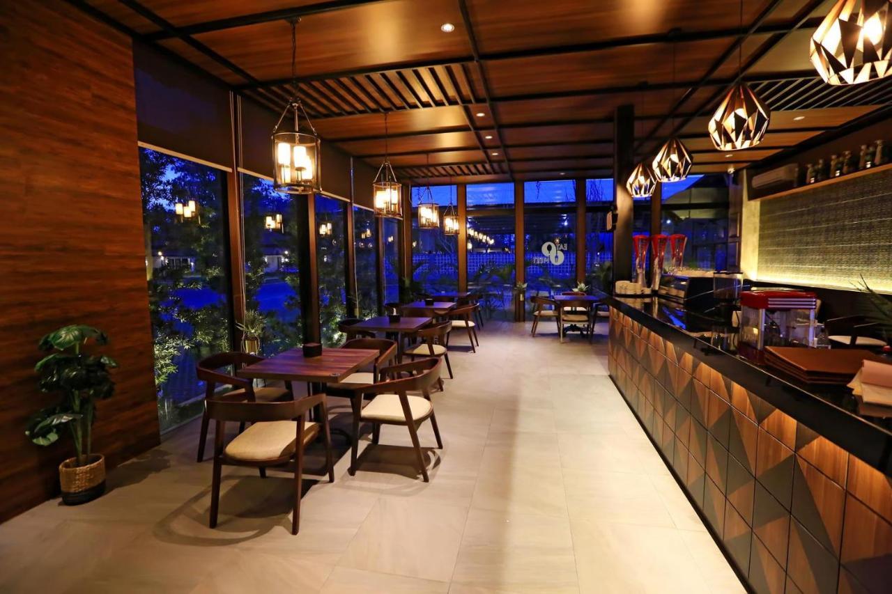 New Surya Hotel Banyuwangi  Buitenkant foto