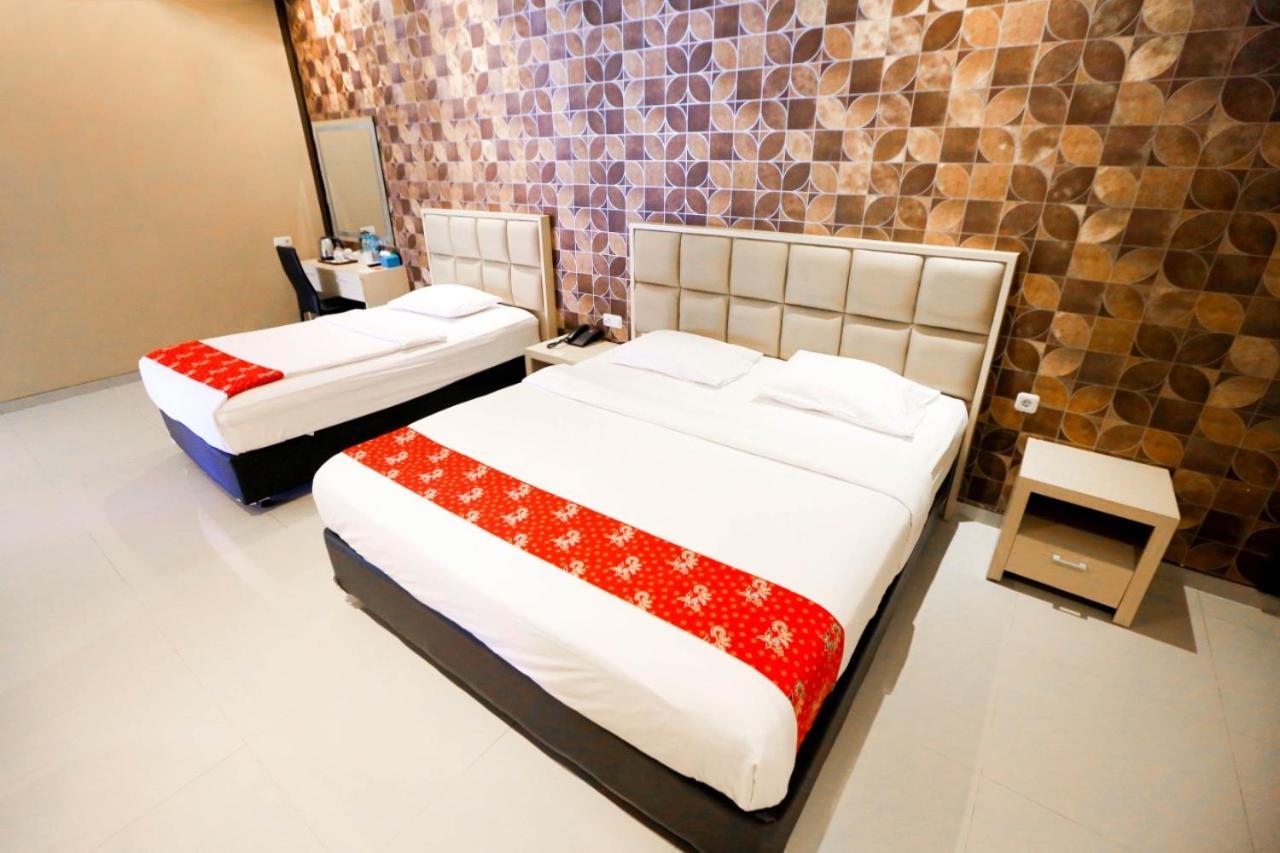 New Surya Hotel Banyuwangi  Buitenkant foto