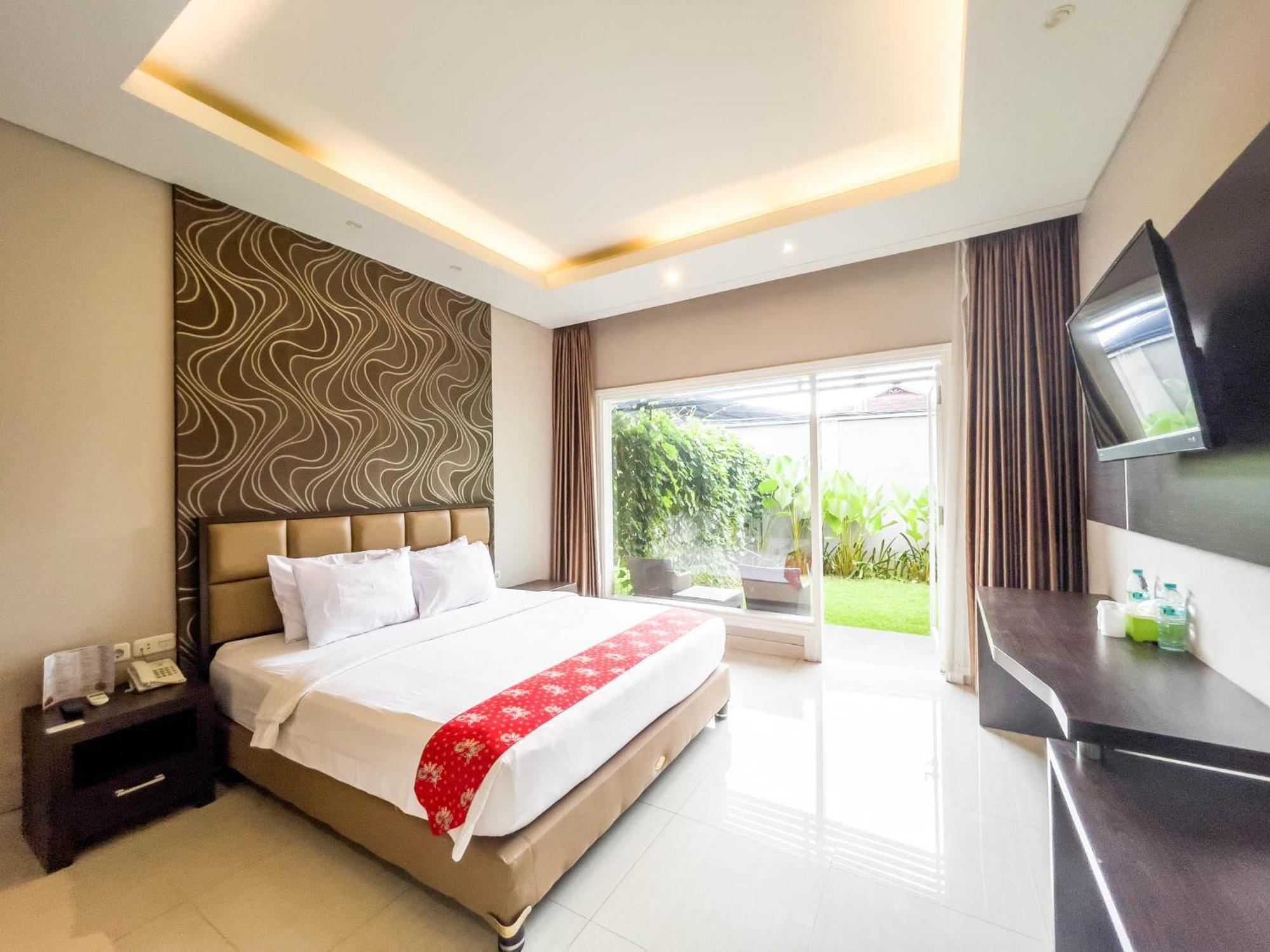 New Surya Hotel Banyuwangi  Buitenkant foto