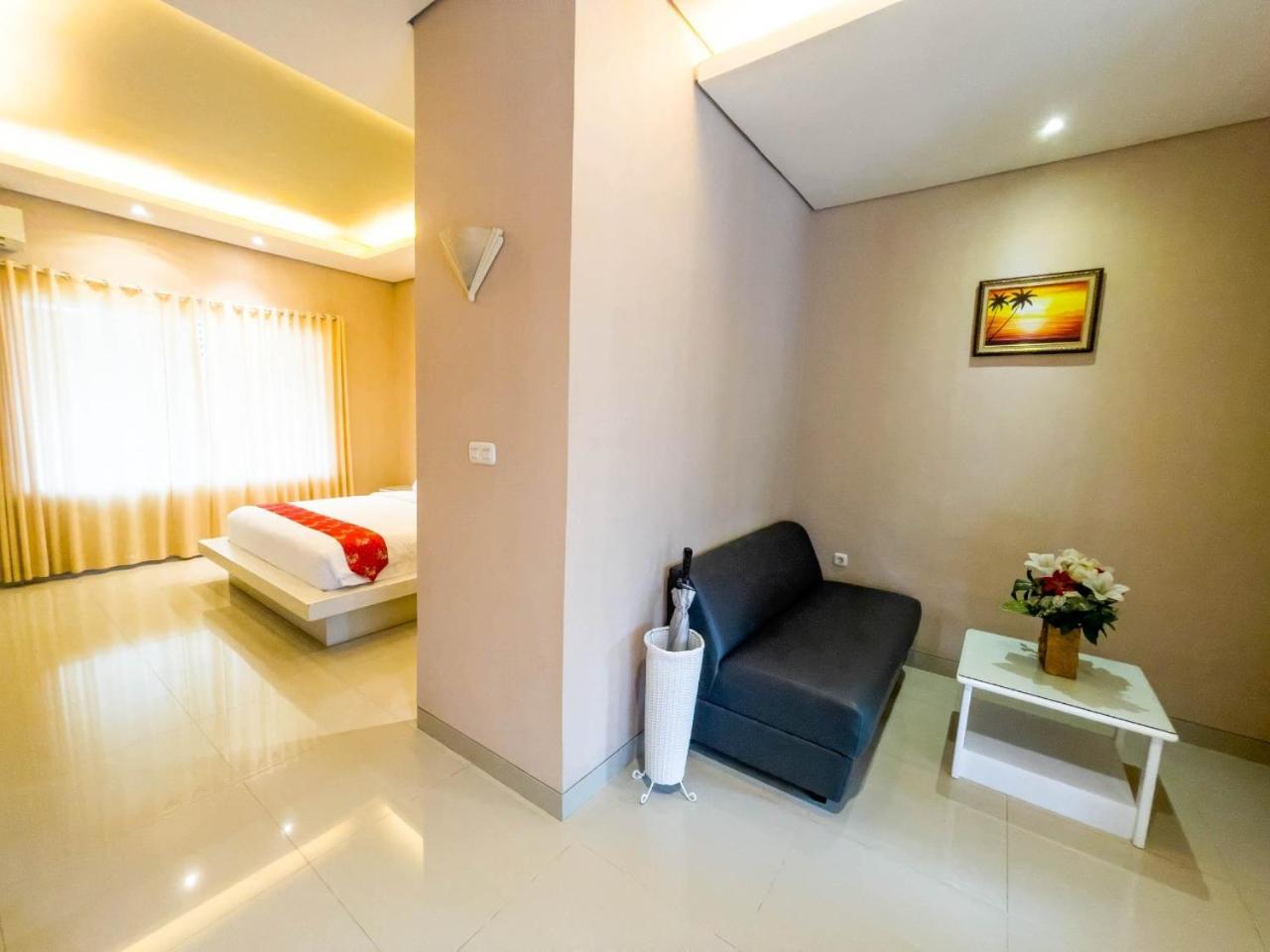 New Surya Hotel Banyuwangi  Buitenkant foto