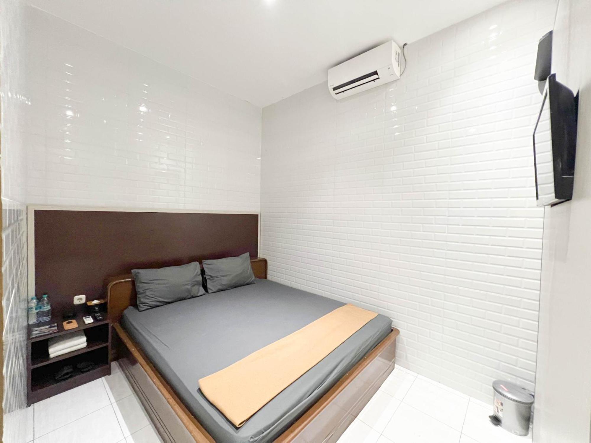 New Surya Hotel Banyuwangi  Buitenkant foto