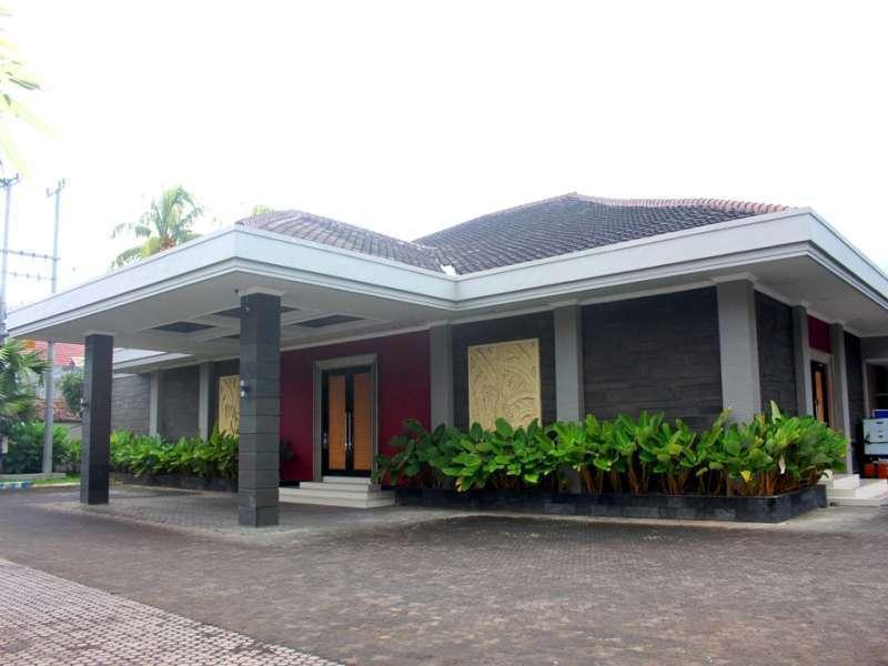 New Surya Hotel Banyuwangi  Buitenkant foto
