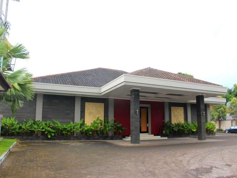 New Surya Hotel Banyuwangi  Buitenkant foto
